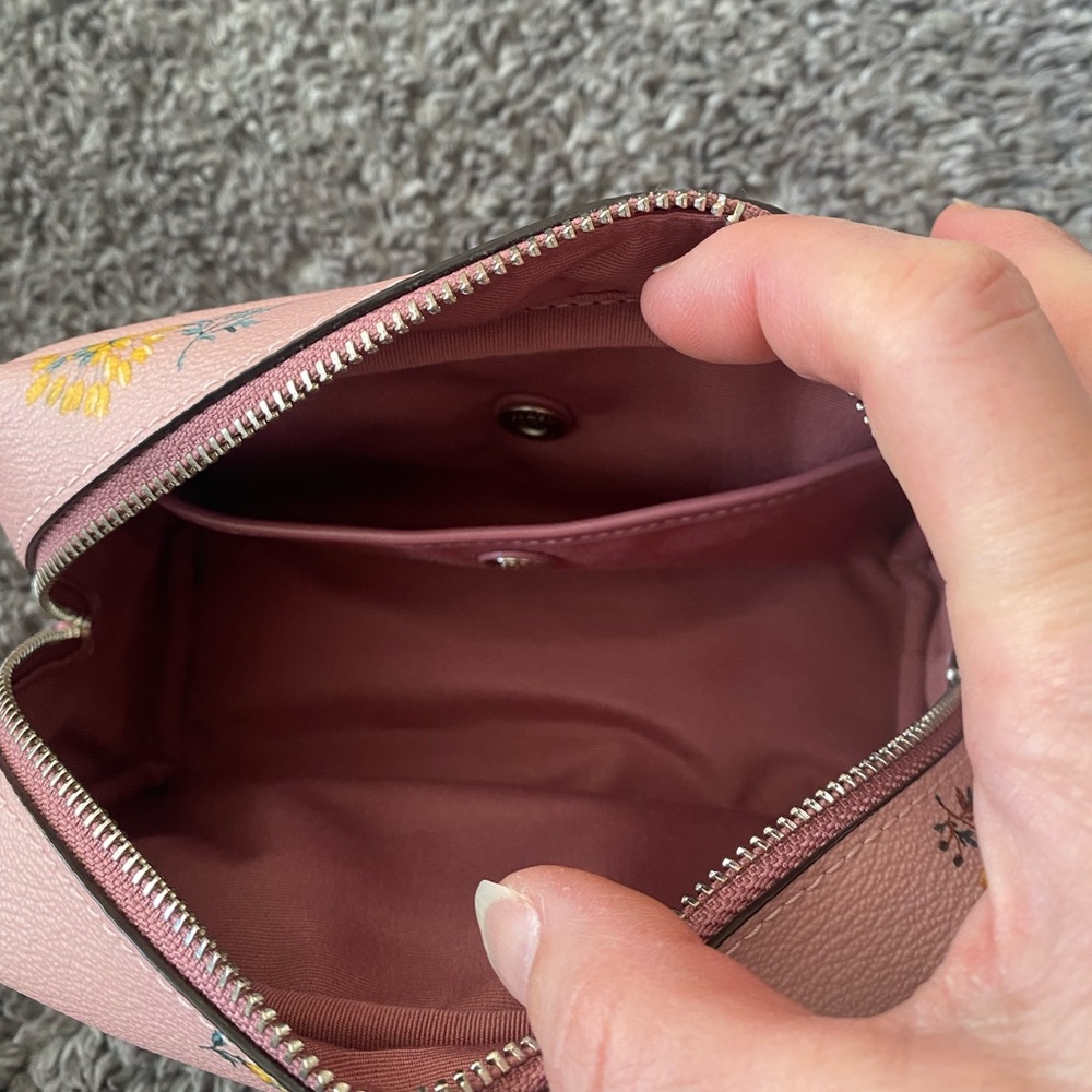 COACH LARGE BOXY COSMETIC BAG in DANDELION PRINT - Picture 6 of 6
